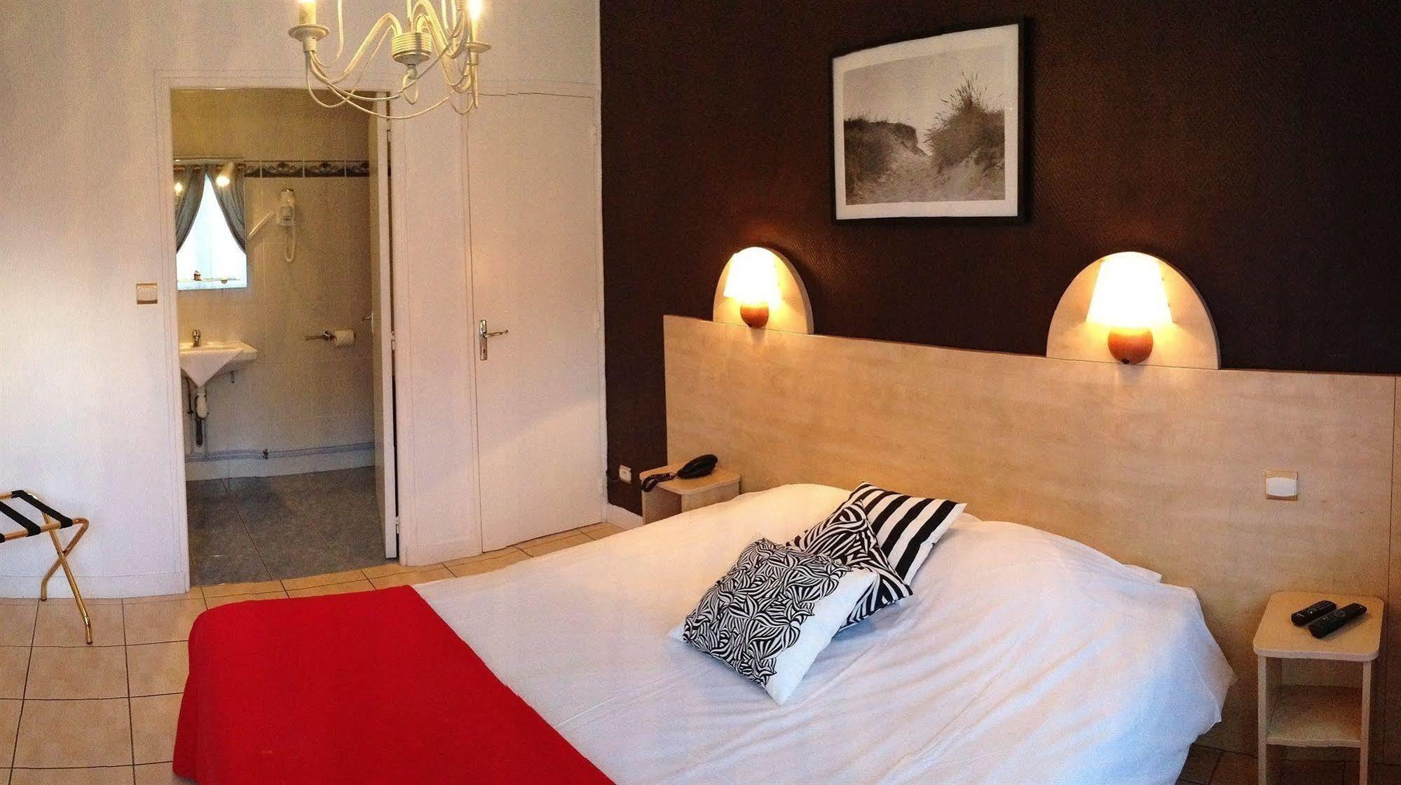 Hotel De Paris Barneville-Carteret Esterno foto